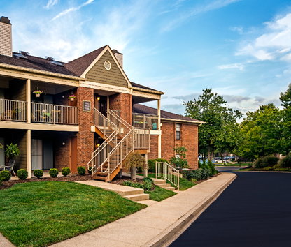 Reviews & Prices for Willows of Plainview Apartments, Louisville, KY