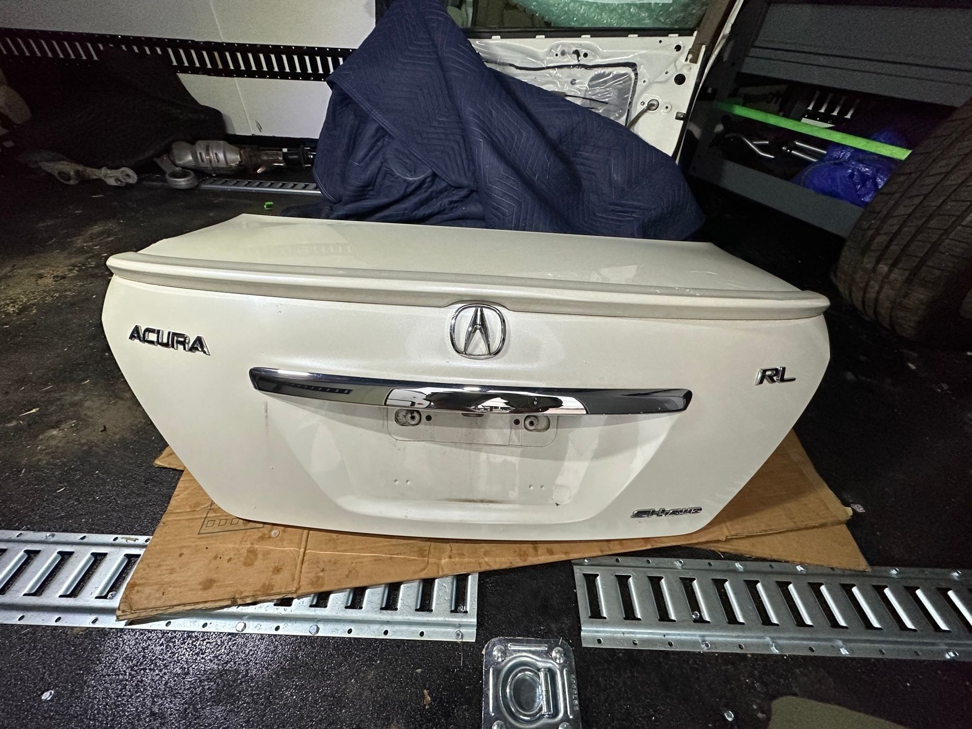 2006 Acura RL - TRUNK Complete - Accessories - $100 - Katy, TX 77494, United States