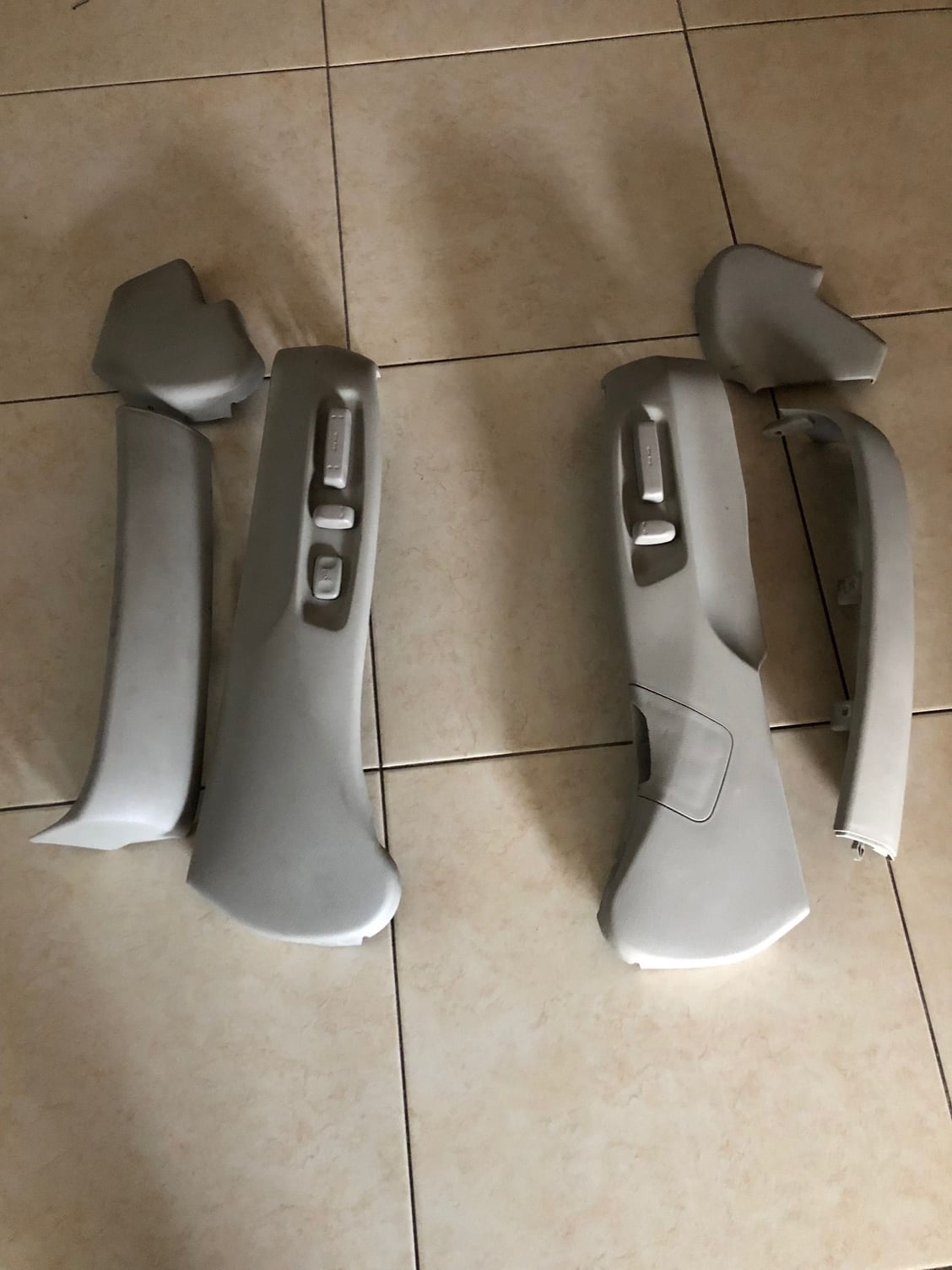 Interior/Upholstery - FS: Gray/Taupe Complete Interior Trim - Plastic Seat Covers - Seatbelts - Used - 2004 to 2008 Acura TL - Miami, FL 33126, United States