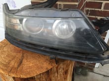 Passenger head light (Doesn't come with bracket or ballest or bulbs)