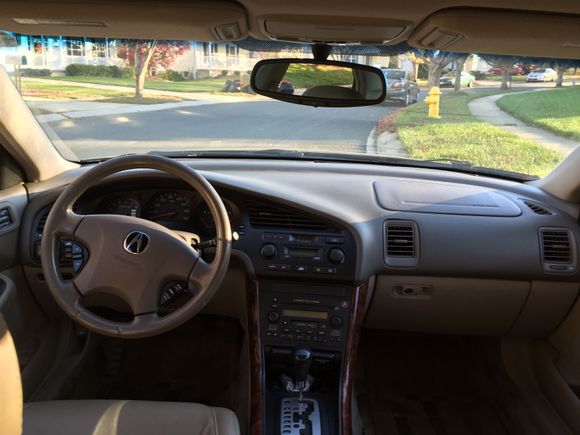 Dash with Woodgrain, Steering wheel audio controls, auto trans.