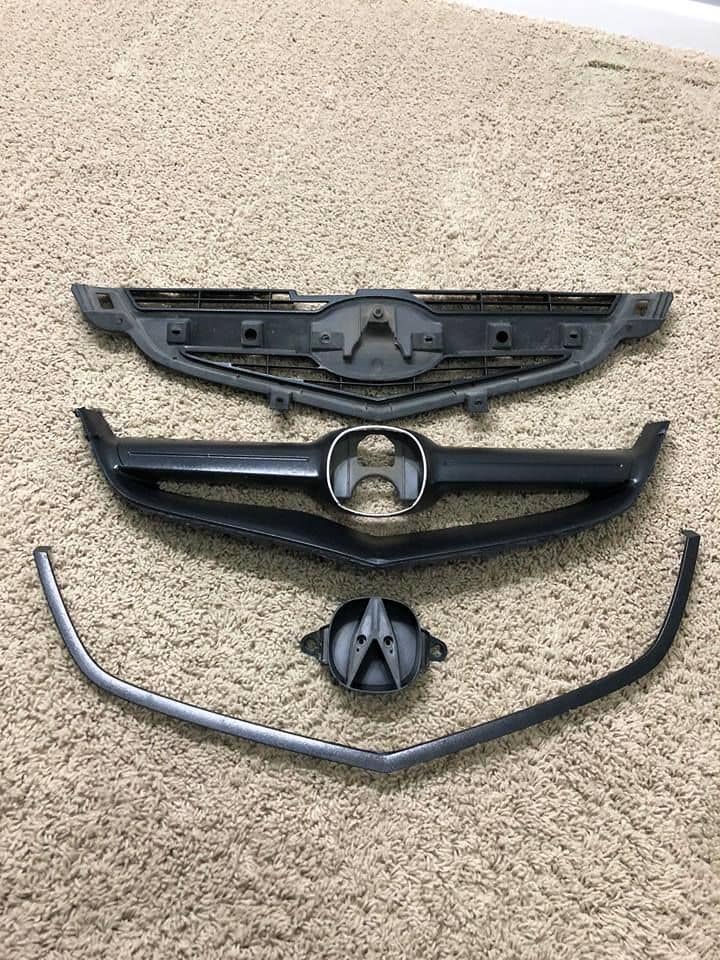 Exterior Body Parts - SOLD: 2004-06 Acura TL Front Grill Pieces and Hardware - Used - 2004 to 2006 Acura TL - Wyoming, MI 49418, United States
