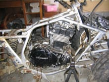 hahah..it fits...(thats a 500 ninja motor in a mojave frame)                                                                                                                                            