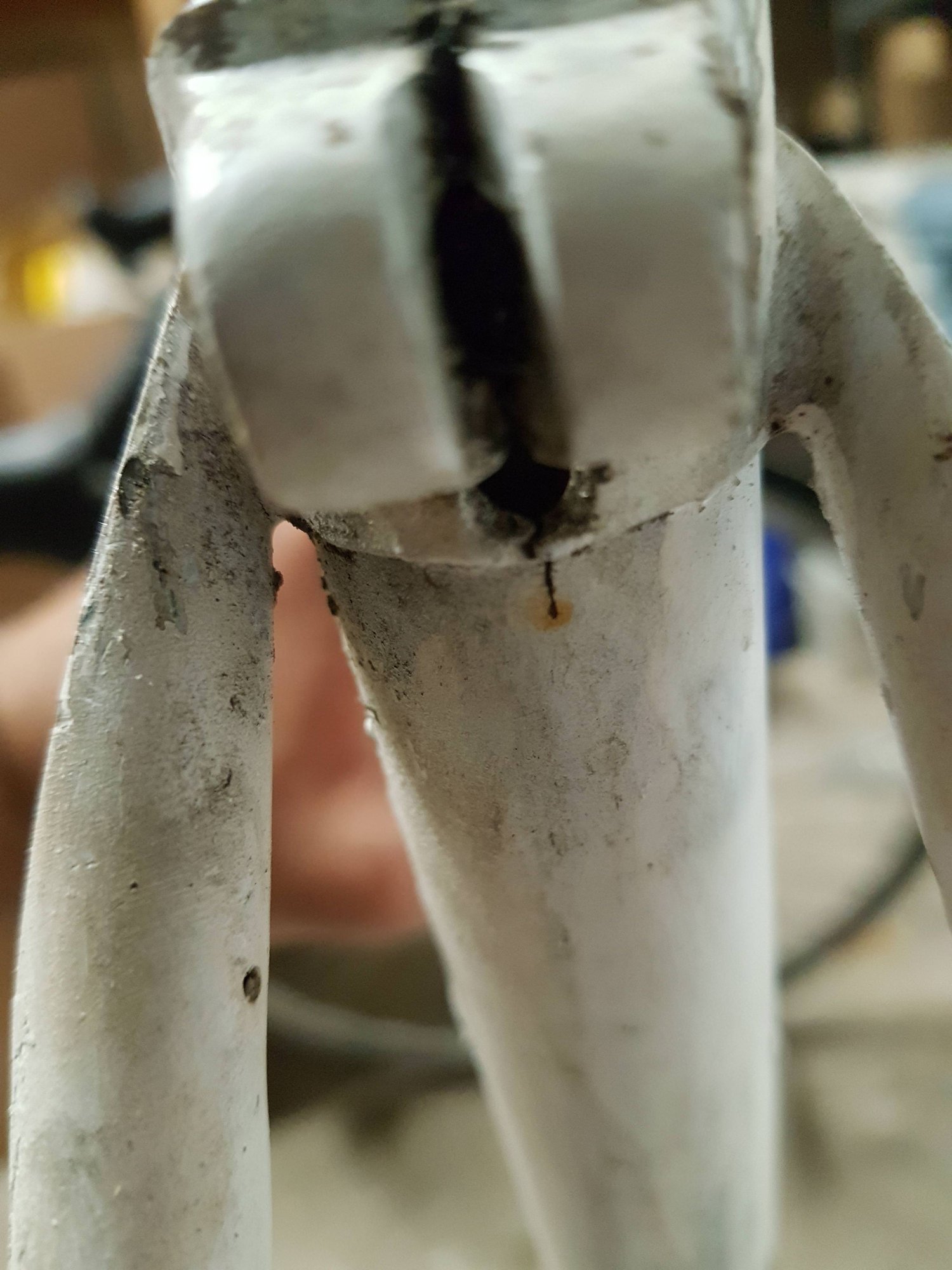 Seat post completely slipping due to cracked bike tube Options