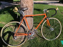 I built up the wheels from the Tipos it came with, laced to Mavic CdMs.... 