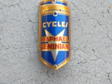one of a bunch of head badges I found - please I found Geminiani decals