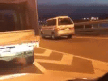 The Golden Bridge in Vladivostok is closed for pedestrians. But the Russian savvy ban is not hindrance: Four residents of the city pretended to be a bus and did hit the bridge