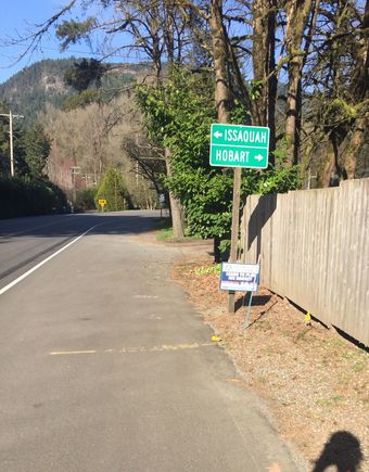With no Plan B, only a ‘listen to the body’ philosophy - especially in April  — then the choice goes - no hills and more options for short.
So more pics.
Can you say Utility Box ??
