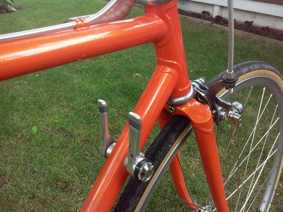 Shift Levers:  Suntour SL-IP00-B.   Used in common with both the Superbe Pro and Sprint series indexed derailleurs.  These can do Friction, 6-S Indexed or 7-S Indexed.  |  Notice front and rear brake calipers are recessed bolt mounts.