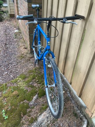 Alivio cantis, Altus brake levers, bars, stem and bar ends from some long forgotten salvaged mtb.