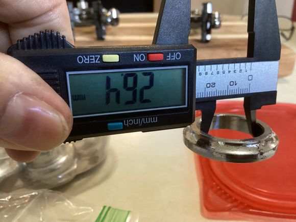 The whole inner diameter measures 26.4 mm
Race #1