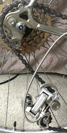 Must be,…. threaded for Suntour der.
