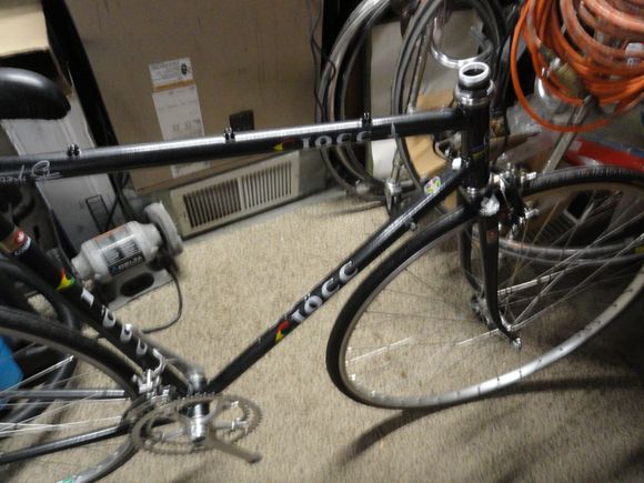 Color is metallic anthracite, vinyl decals and lacquer clear coat.