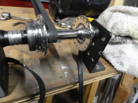 After a good polishing and the hub is now back to nice and shiny.