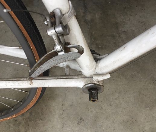 Very nicely done seat stay bridge and cable guides.