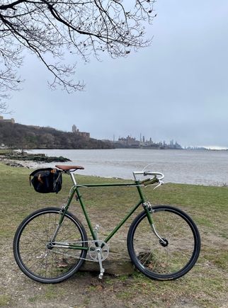From a windy ride up to the GW bridge a few weeks back, sporting the Carradice Nelson long flap on a Bagman Expedition rack.