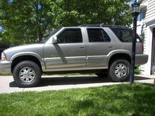 my money pit,
soon to be installed:  ZR2 torsion bars, and 3.73 front and rear diffs, and different wheels