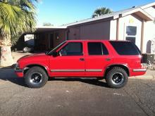 Just had them put on. Dunlop Mud-Rover 30x9.5r15 on 15 inch Ion Alloy wheels