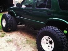 Had my 36 inch super swampers put on the rims and was just setting them up next to the blazer as is ; )