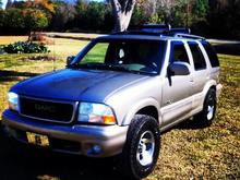 6000k HID's, Blacked out grill, Painted GMC emblem, s10 wheels (16" wheels coming soon)