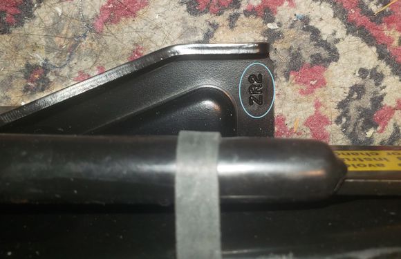 ZR2 jacks have "ZR2" stamped on their foot and have a warning on one of the top arms "USE ONLY ON VEHICLE SPECIFIED."