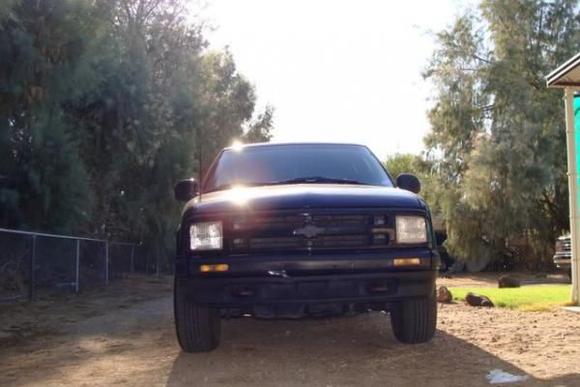 the tow hooks have been painted black since this picture just haven't felt like taking a new pic of it