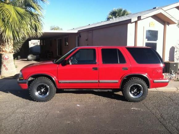 Just had them put on. Dunlop Mud-Rover 30x9.5r15 on 15 inch Ion Alloy wheels