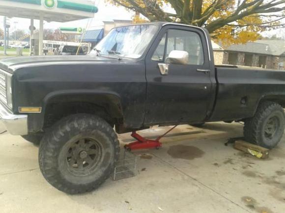 another truck ,86 chevy ,6 in lift ,36 in military tires
