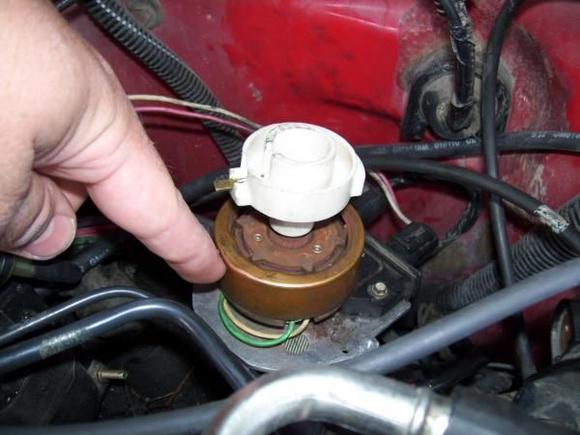 This is my problem! This outer ring around the distributor.