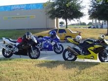 Getting ready for a ride out to the twisties!!  My 05 yellow and black gixxer 1k