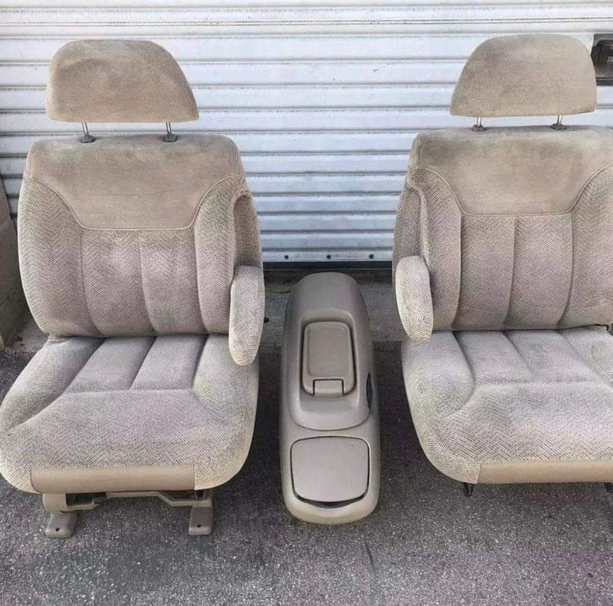 Interior/Upholstery - 95-99 Chevy GMC Bucket seats - Used - 1995 to 1999 Chevrolet All Models - Denver, CO 80235, United States