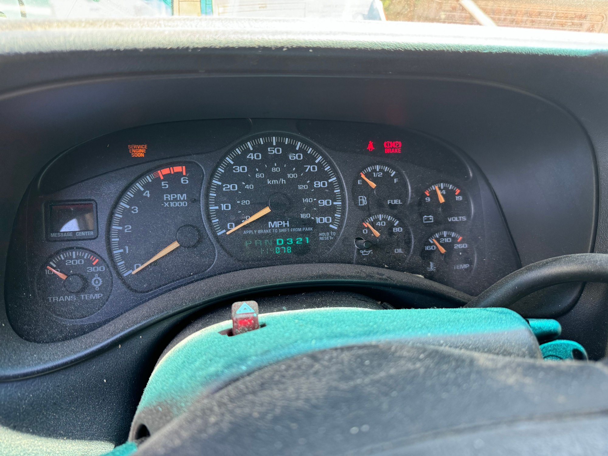 2001 Chevrolet Silverado 2500 HD - Totaled Chevy Silverado 2500 HD - Used - VIN 1GCHK29G31E316750 - 114,078 Miles - 8 cyl - 4WD - Automatic - Truck - Silver - Seattle, WA 98125, United States