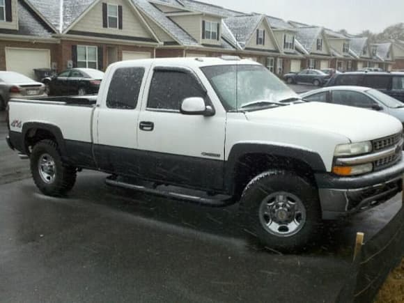 Bedliner on lower panels
Black Nerf Bars
New Tint
Black Tractor supply toolbox