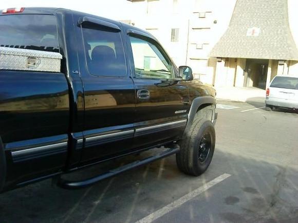 Front pass. fender - no damage
Front right wheel - perfect