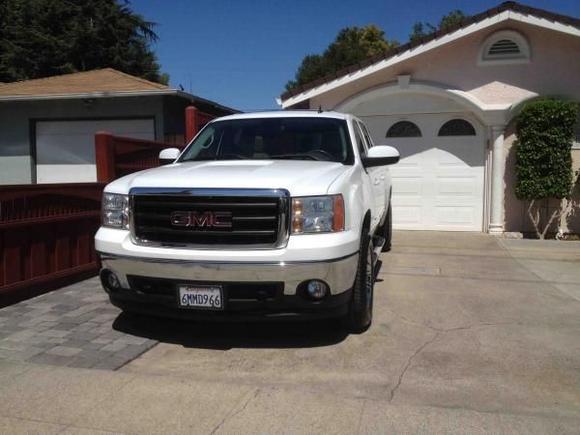 2007 Sierra Crew Cab (Front - showing Zero Offset 18in. Wheels)