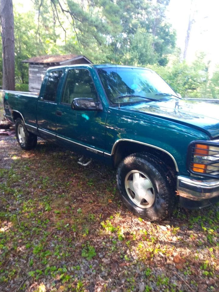 1996 Chevrolet K1500 - 1996 Chevy K1500 Fleetside Ext Cab Short Bed 4x4 5.7L Small-Block V-8 255hp - Used - VIN 1GCEK19R8TE232750 - 215,032 Miles - 4WD - Automatic - Truck - Moody, AL 35004, United States