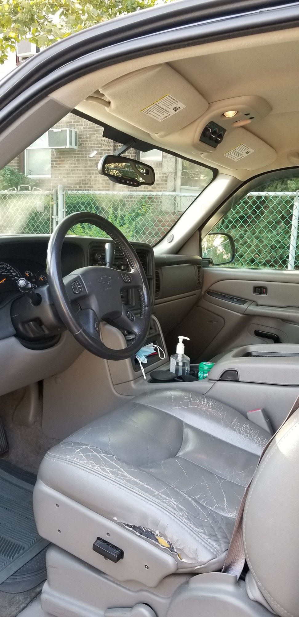 2005 Chevrolet Tahoe - 2005 Chevrolet Tahoe LS  4x4 - Used - VIN 1gnek13t15r275009 - 108,800 Miles - 8 cyl - 4WD - Automatic - SUV - Blue - Queens, NY 11432, United States