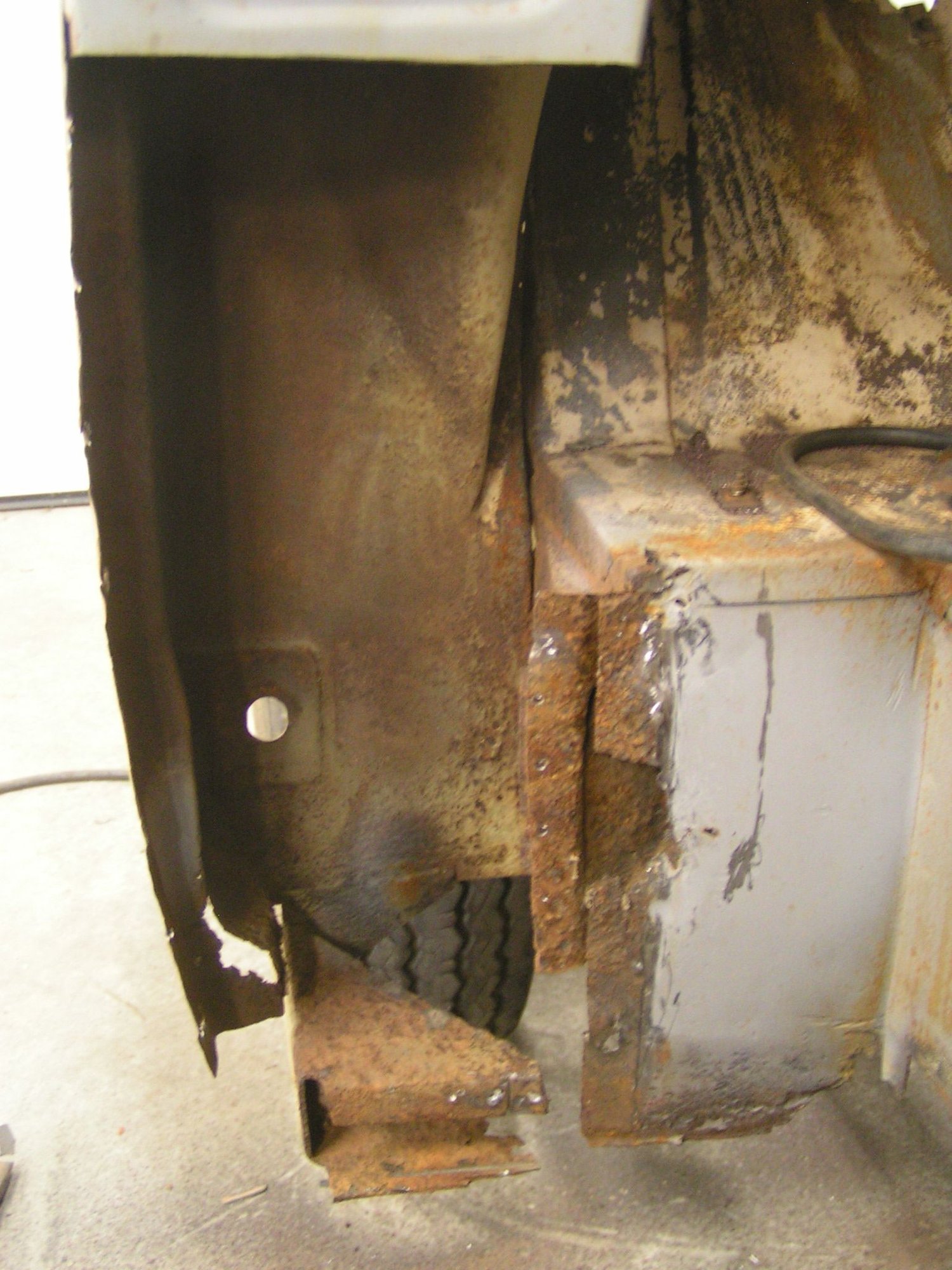 Hinge pillar