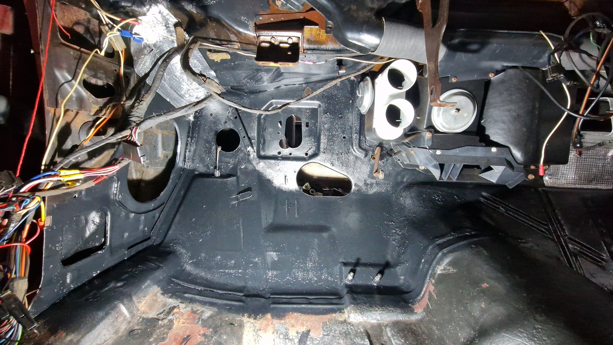 Driver side, wire harness taken out meanwhile for complete checkup
