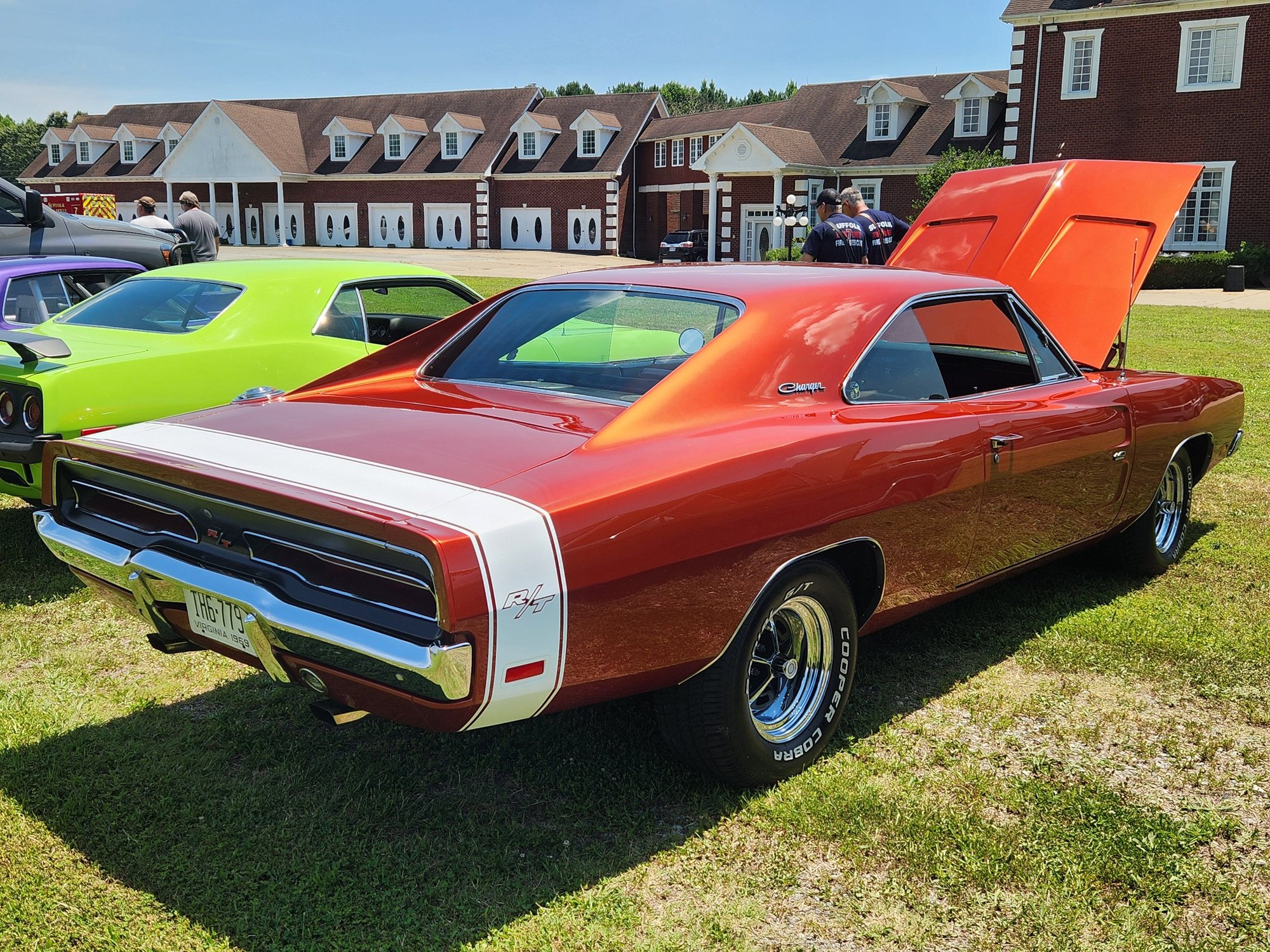 Love the color of this '69 Charger!