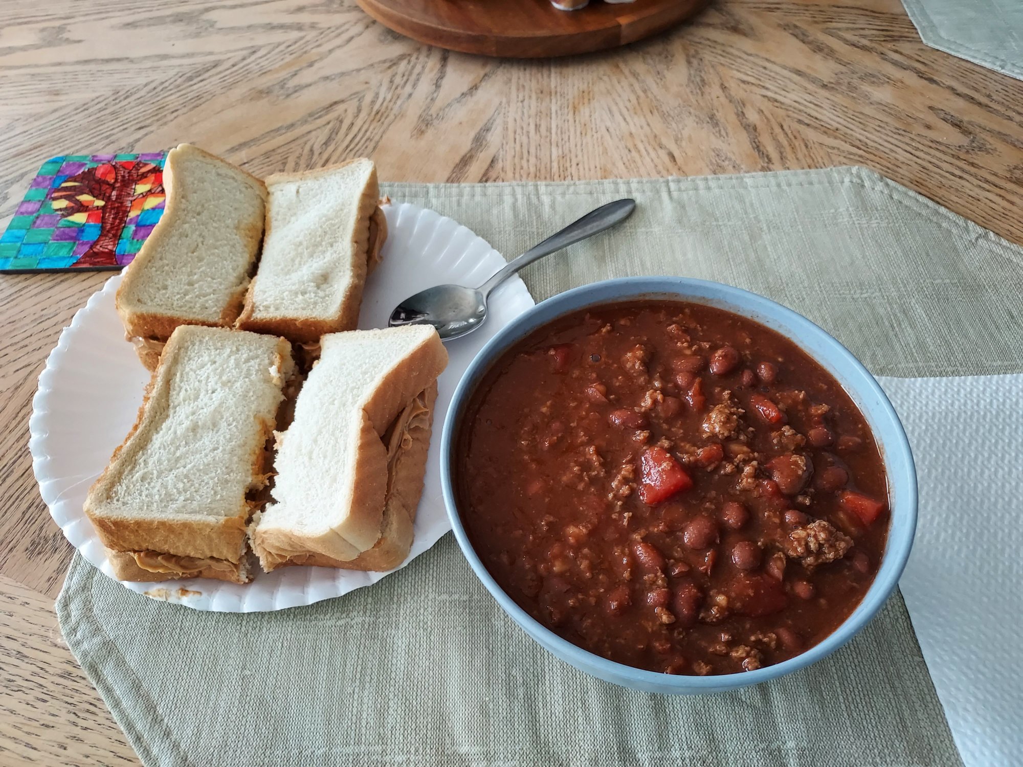 When I got home from viewing Gabe's hockey videos with my buddy across the street, Dawn had a big pot of Chili going!  I love Peanut Butter sandwiches with Chili.  Her Chili was Primo!  👍 