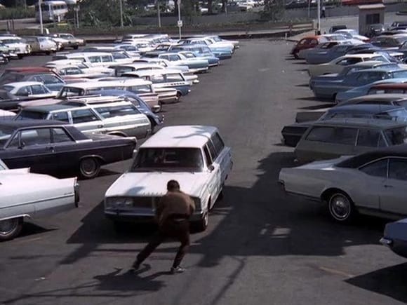 1966 Oldsmobile Delta 88 2HT with black vinyl roof ( from Movie ) 