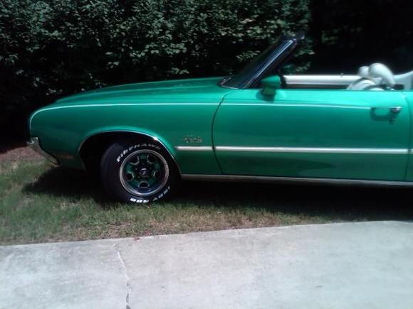 72 Cutlass Radiant Green Front Right