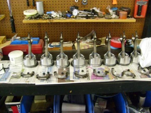 Cast pistons. All pistons and rods where weighed to the exact grams of weight. Some machine! Noble Racing did the rebuild for me.