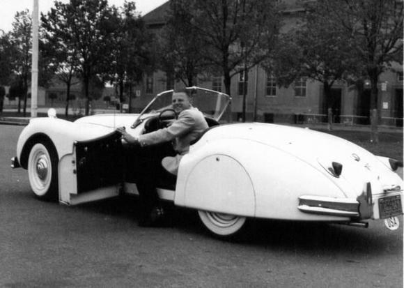 Not an Oldsmobile but one of the coolest cars my dad owned.
1957 Jaguar XK140MC