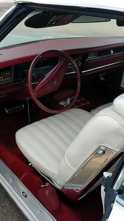 Check out that super clean original interior.  Nothing better!
