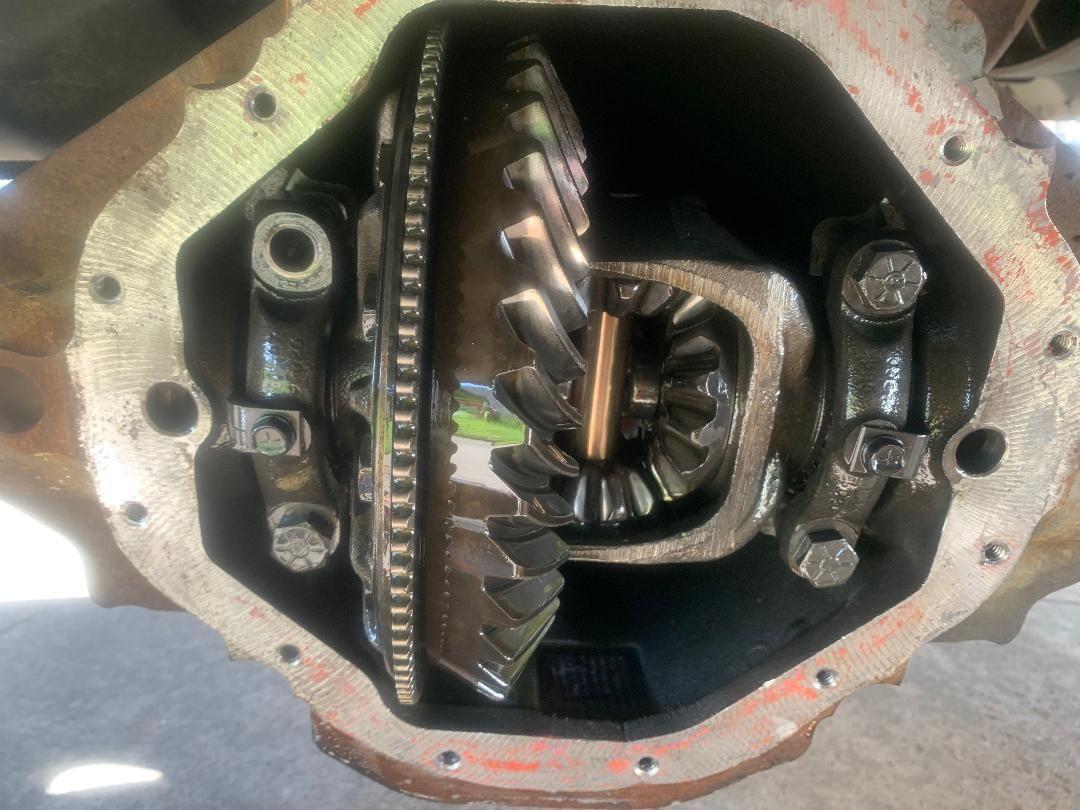 Rear Differential HELP Broken Bolt