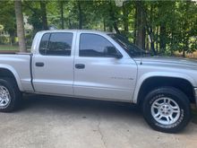 02 4.7L V8. she is washed. 