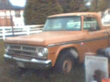 Front shot, 1971 Dodge Fargo C-100