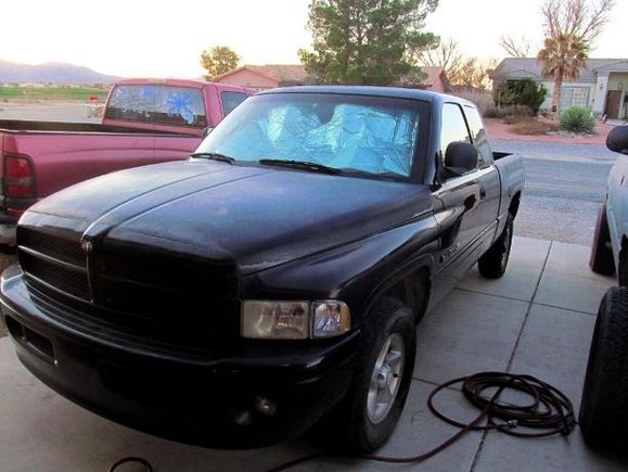 2001 4x2 Sport decent 5.9l 125k miles. Reverse band in tranny broken. Having trouble getting title.
500.00 USD